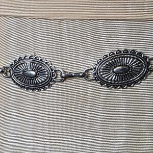 Women Waist Belt Thin Belts With Carved Flower Concho 44"‎